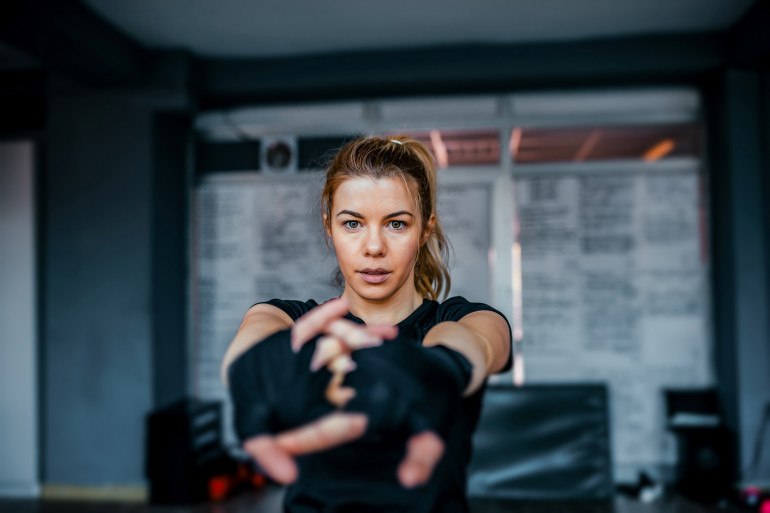 de-plus-en-plus-de-femmes-pratiquent-le-krav-maga